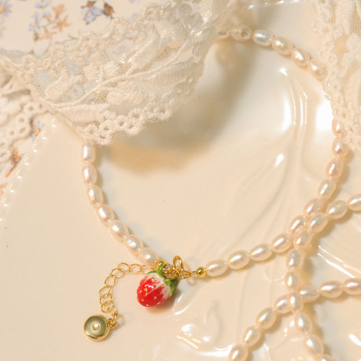 Pulsera de perlas de fresa