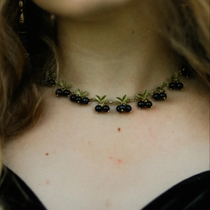 Collier de groseille noir