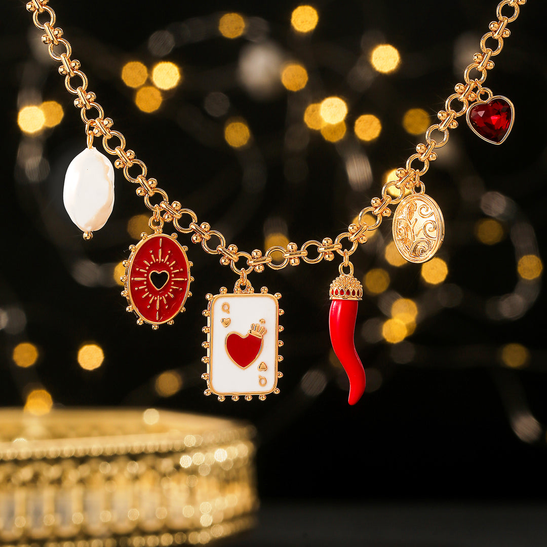 퀸의 사랑 목걸이