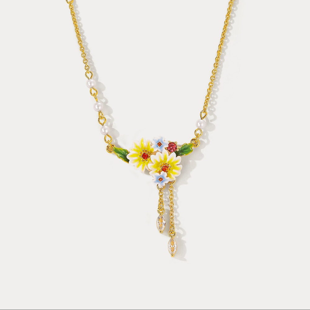 Selenichast Daisy Necklace