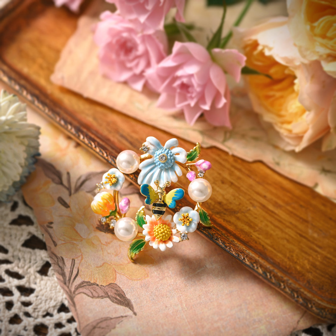 Daisy Bee Pearl Brooch