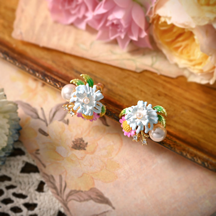 Daisy Pearl Stud Earrings