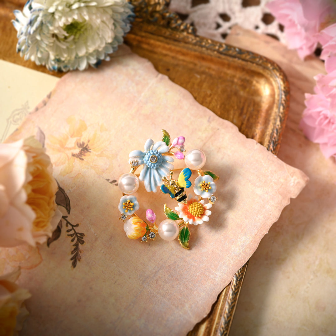 Daisy Bee Pearl Brooch