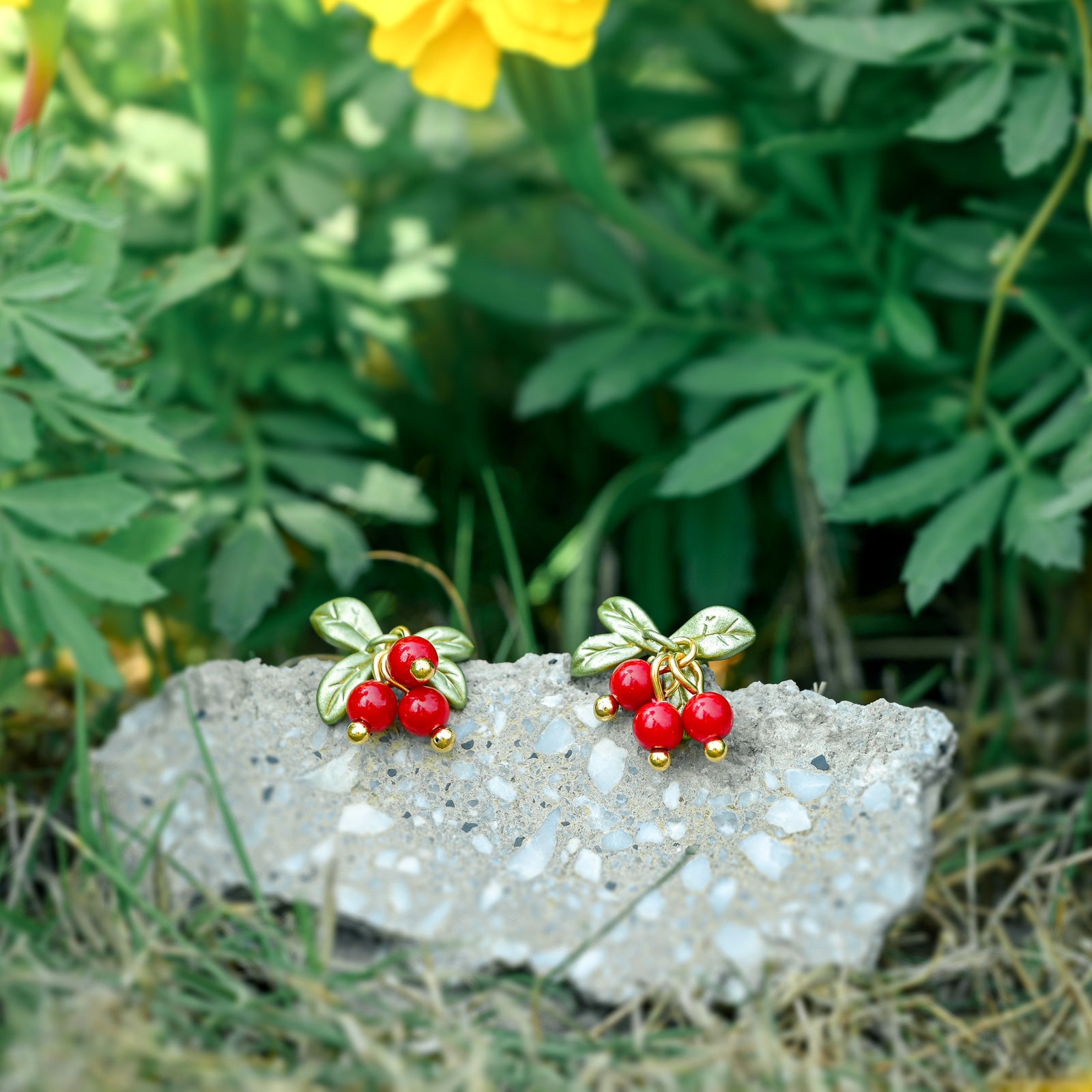 Boucles d'oreilles de goujon aux canneberges