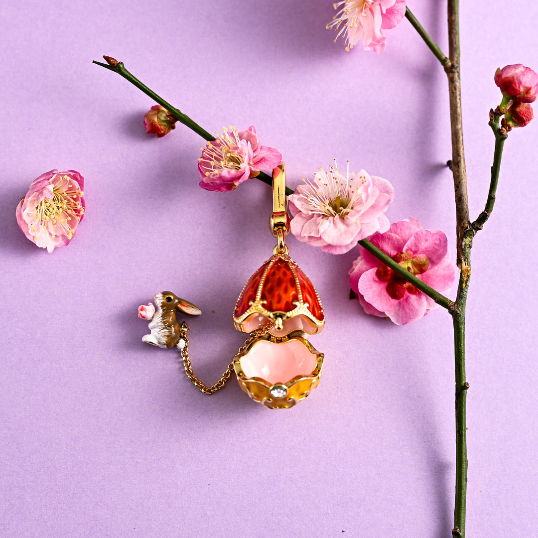 Collier de médaillon de lapin et de rose de Pâques