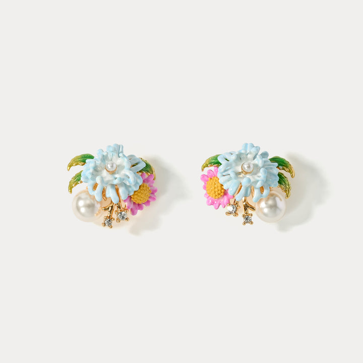 Selenichast Daisy Pearl Stud Earrings