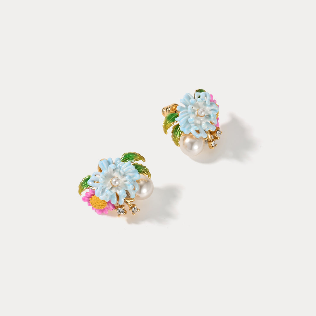 Selenichast Daisy Pearl Stud Earrings