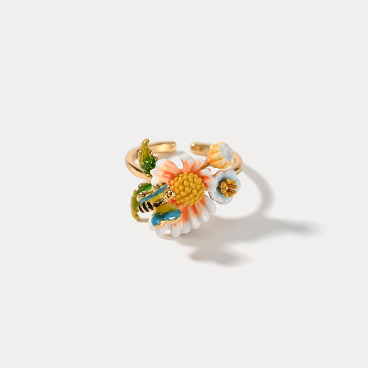 Bee Daisy Ring