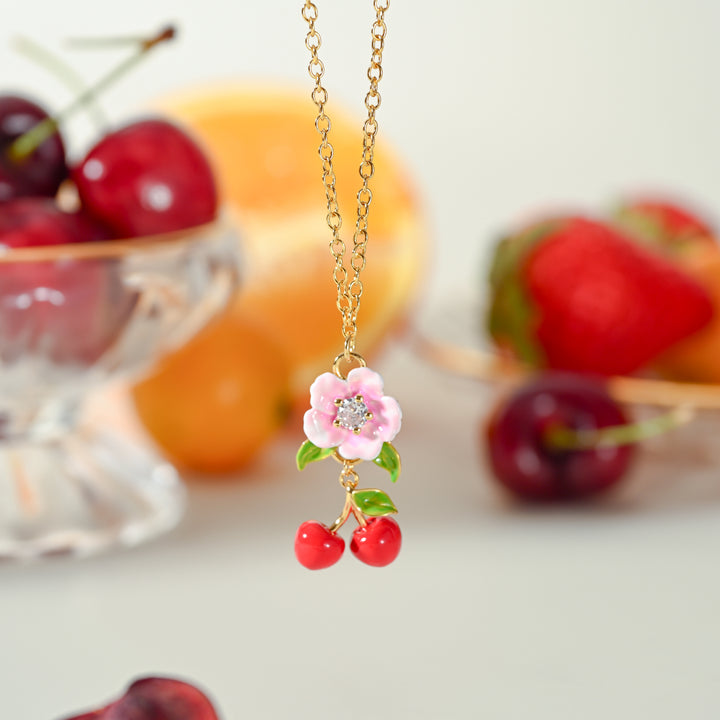 Collar de cereza de flores