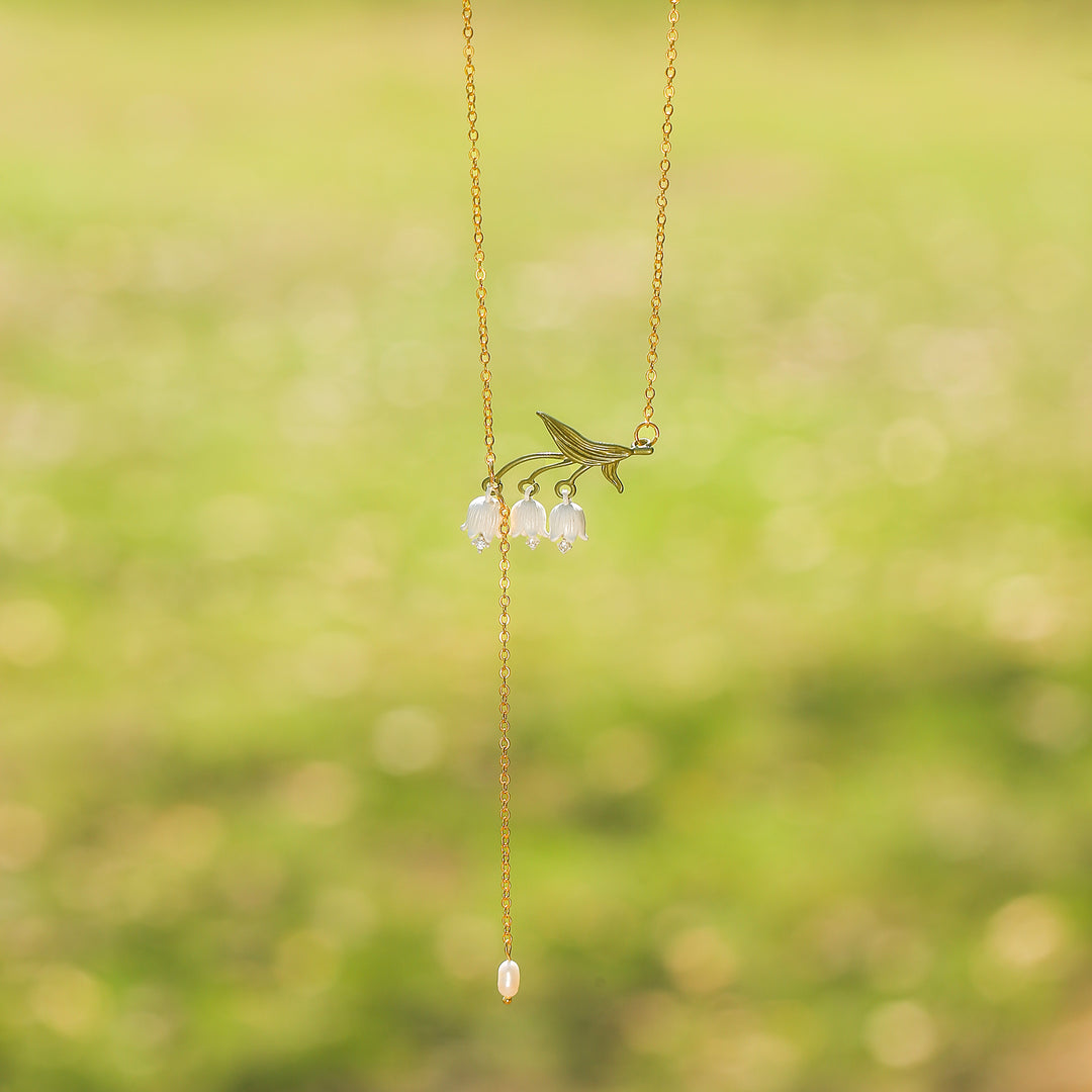 계곡 목걸이의 릴리