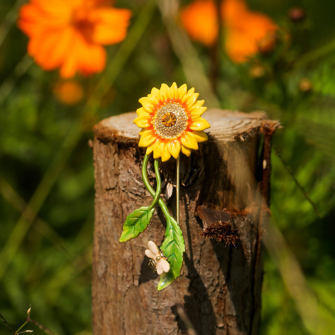 Broche de tournesol et d'abeille