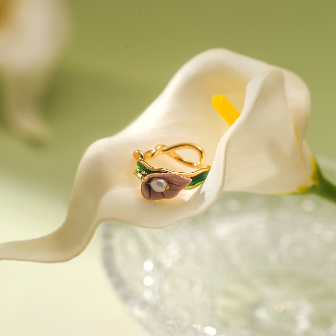 Calla Ring with Pearl