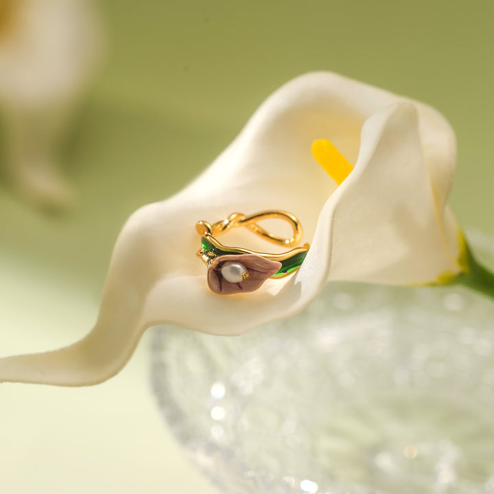 Calla Ring with Pearl