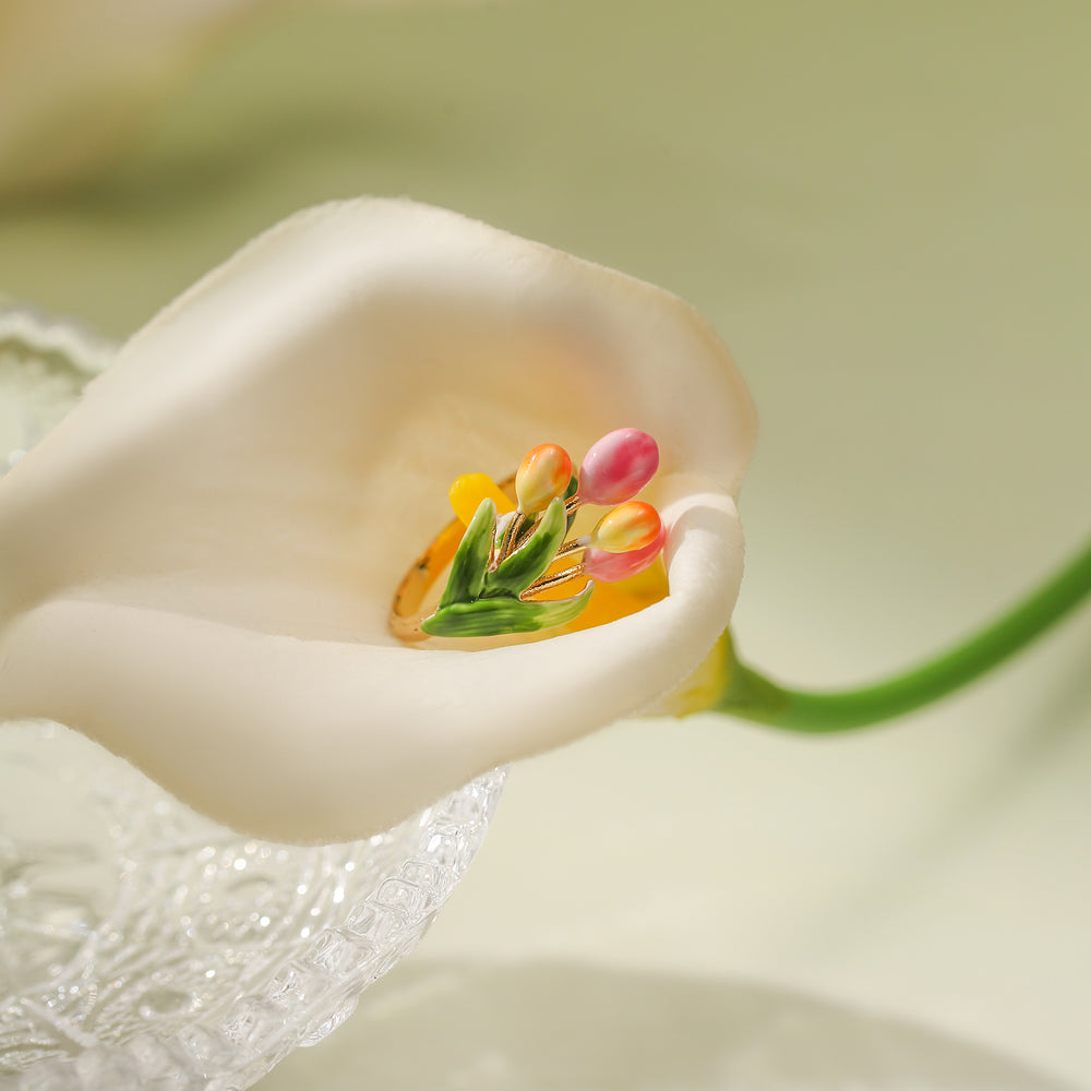 Elegant Tulip Ring
