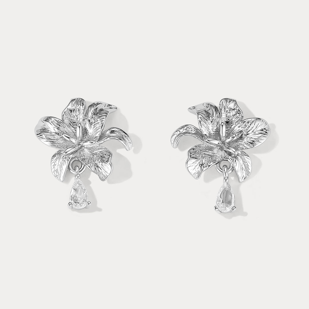 Selenichast Silver Lily Earrings