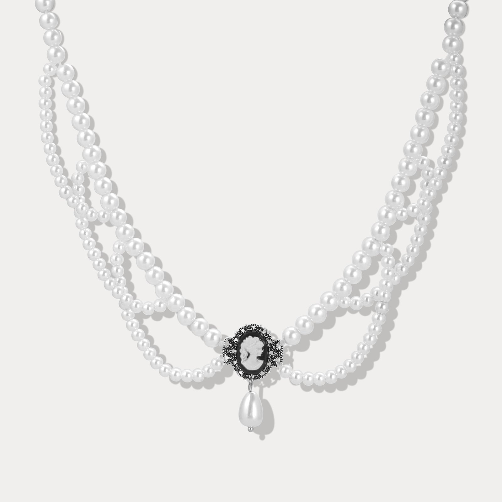 Victoria Pearl Choker