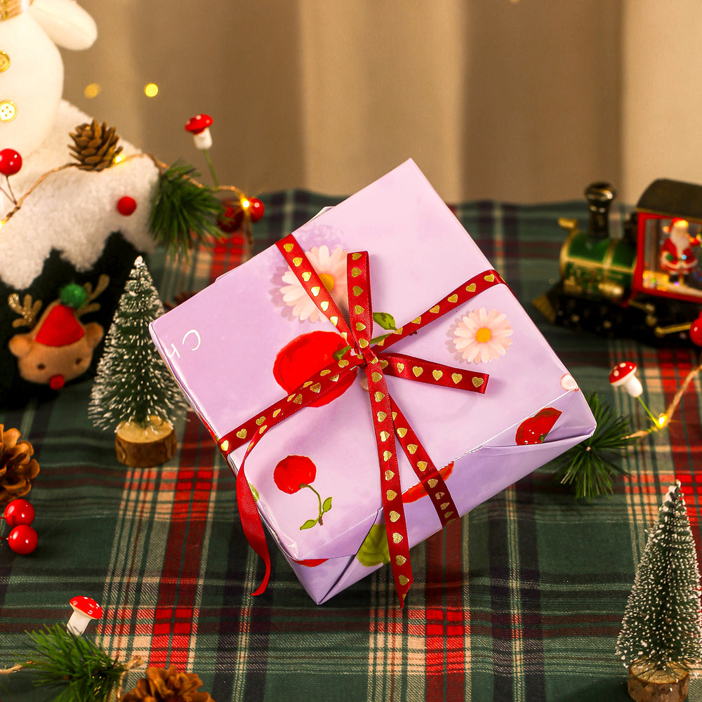 Cherry Daisy Gift Wrapping