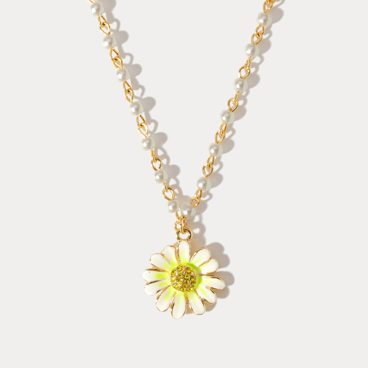 Daisy Pearl Necklace