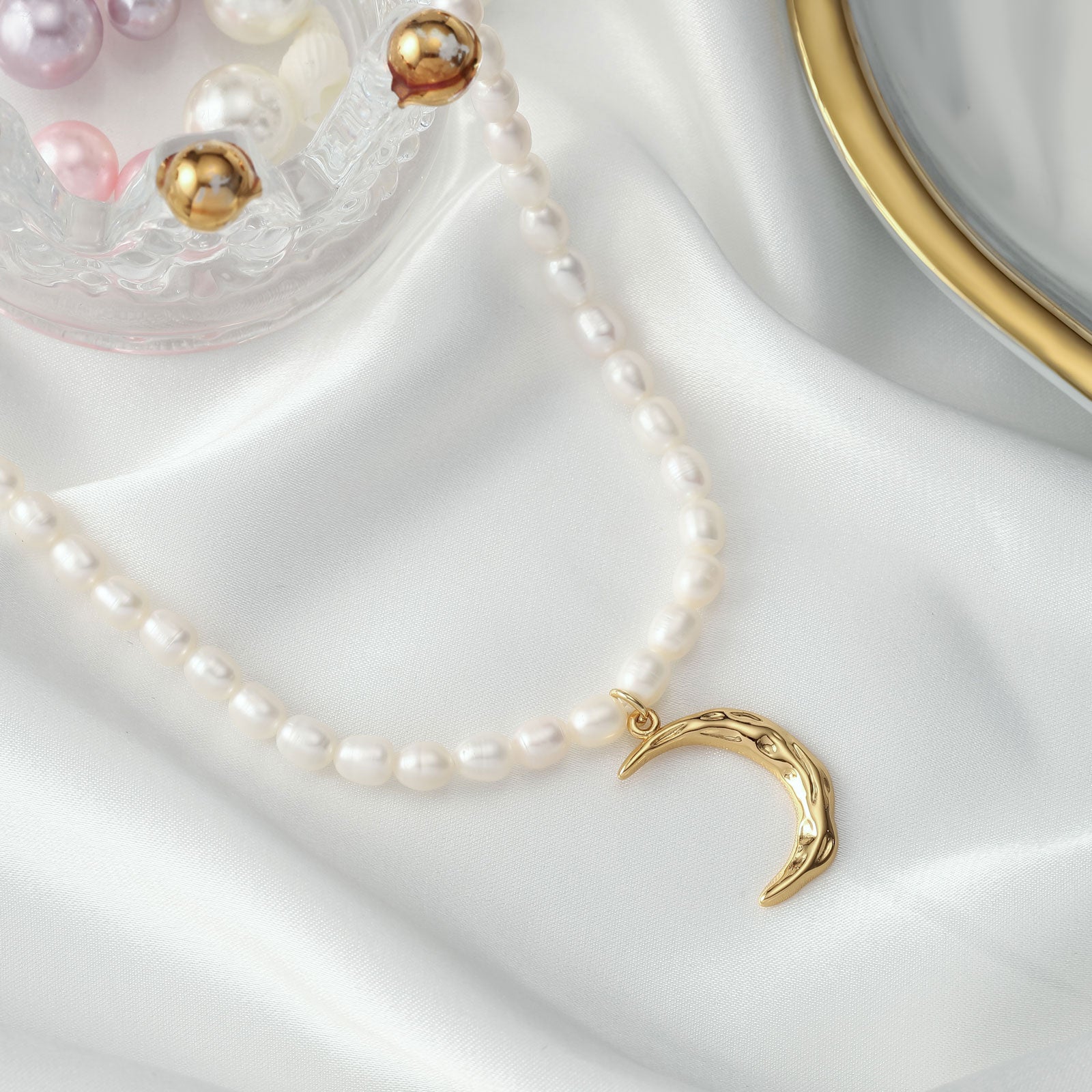 Moon Pearl 18k Gold Fashion Necklace