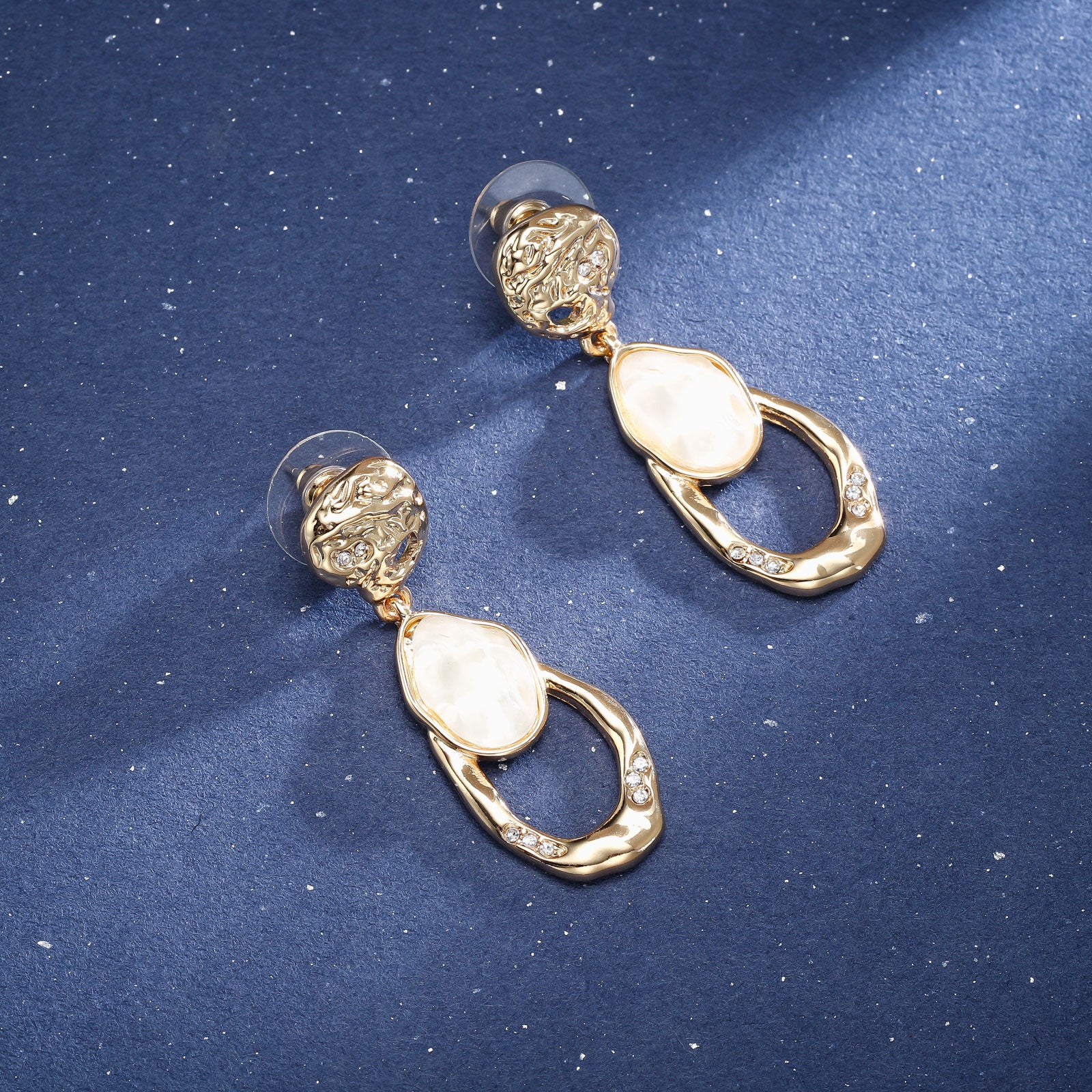 Vintage Hollow Sparkling Dangling Earrings