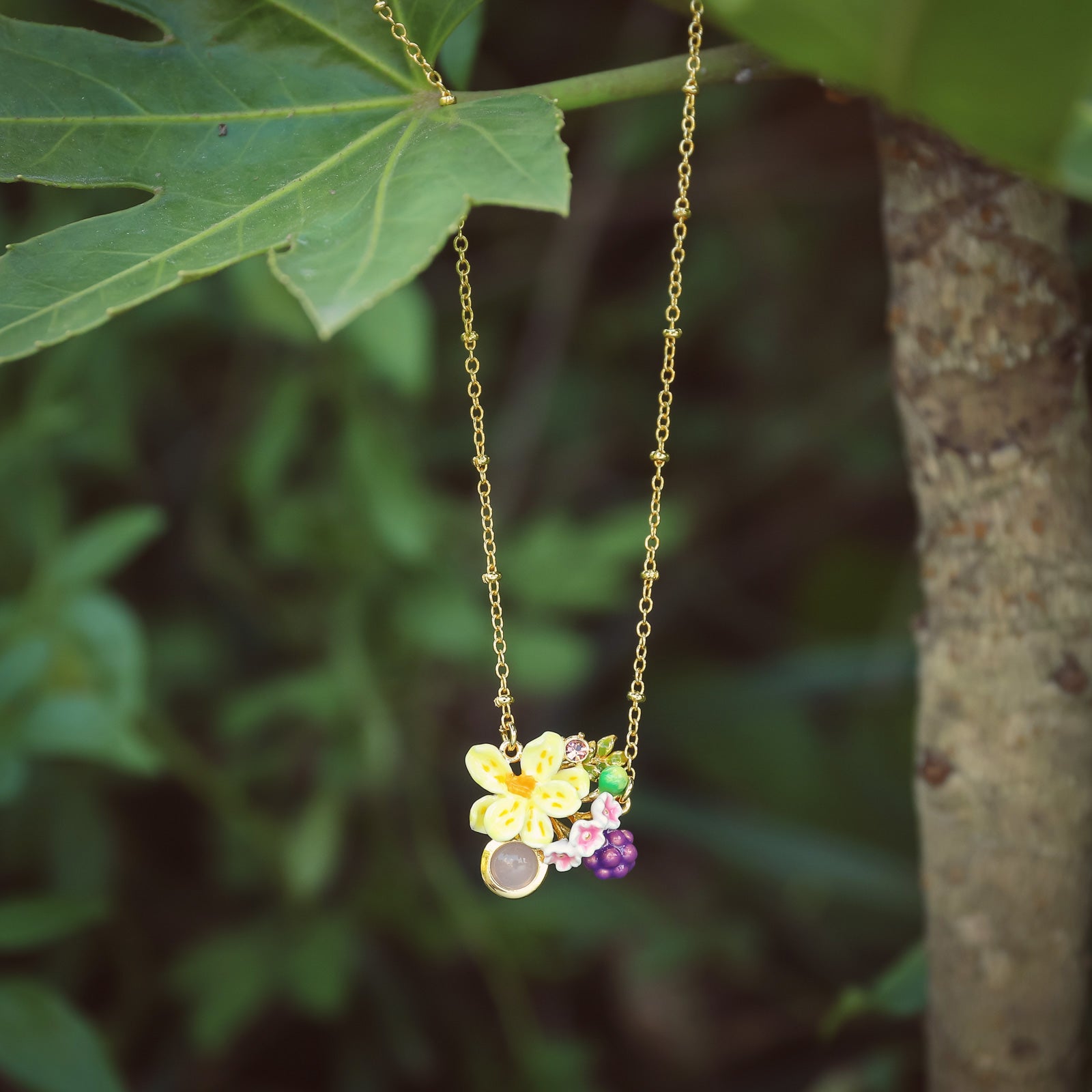 Sweet Grape Flower Pendant Necklace