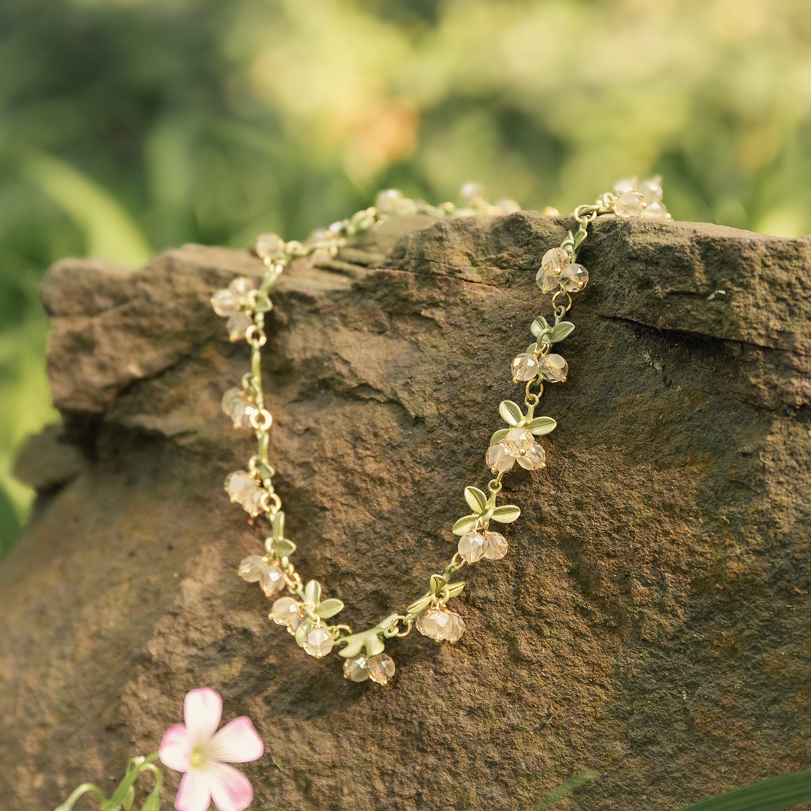 White Currant 18k Gold Necklace