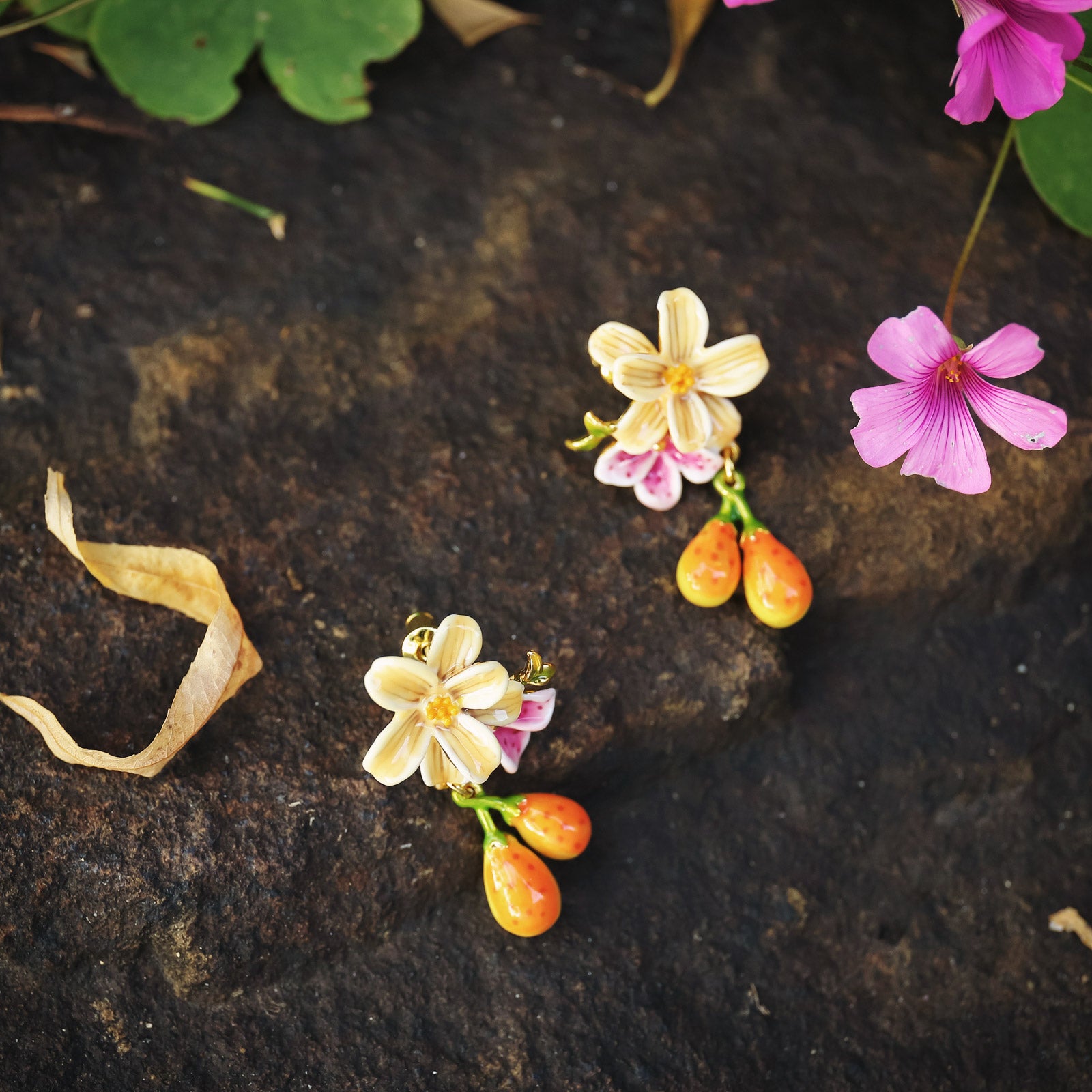 Sweet Pear Flower Dangling Earrings