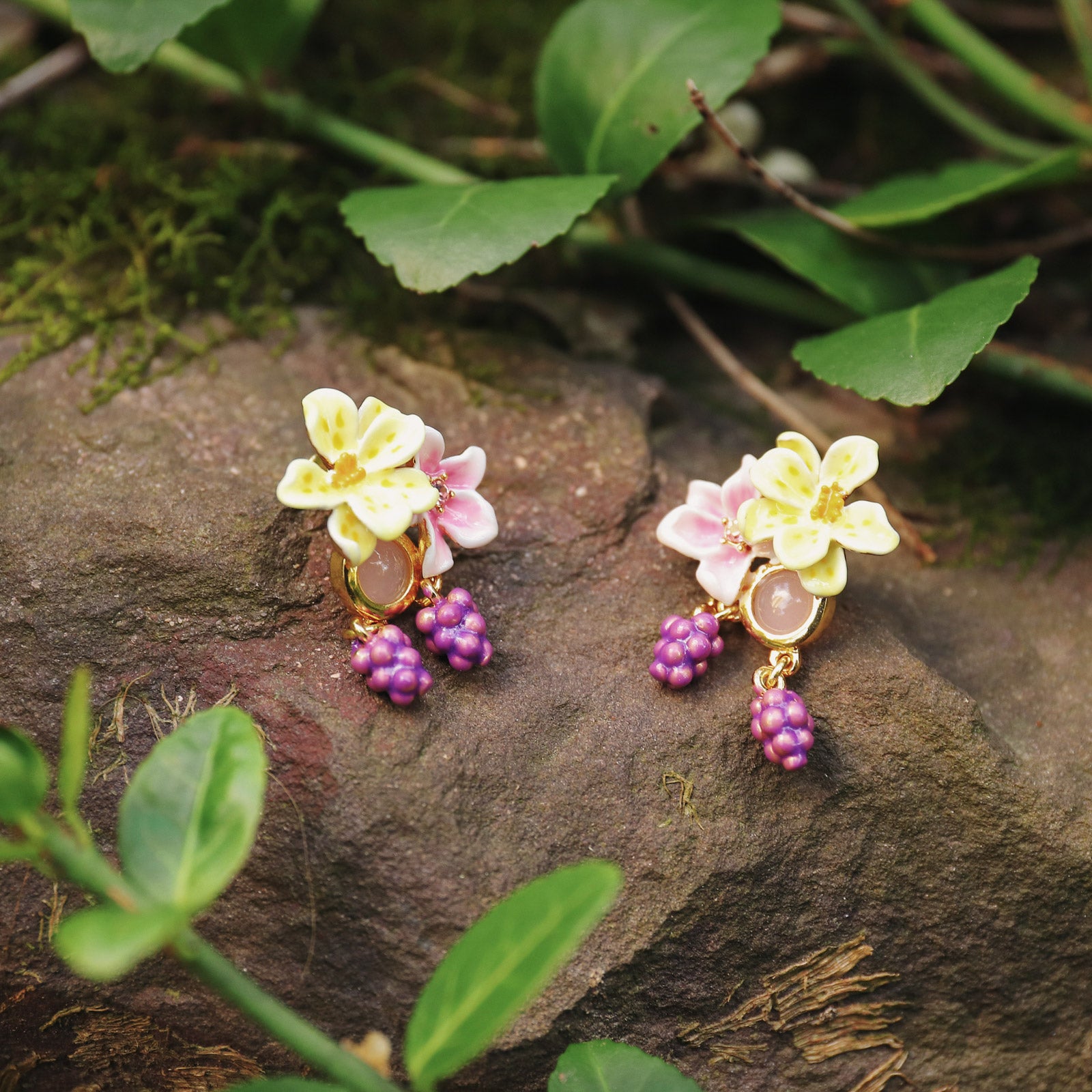 Sweet Grapes Flower Stud Tassel Earrings
