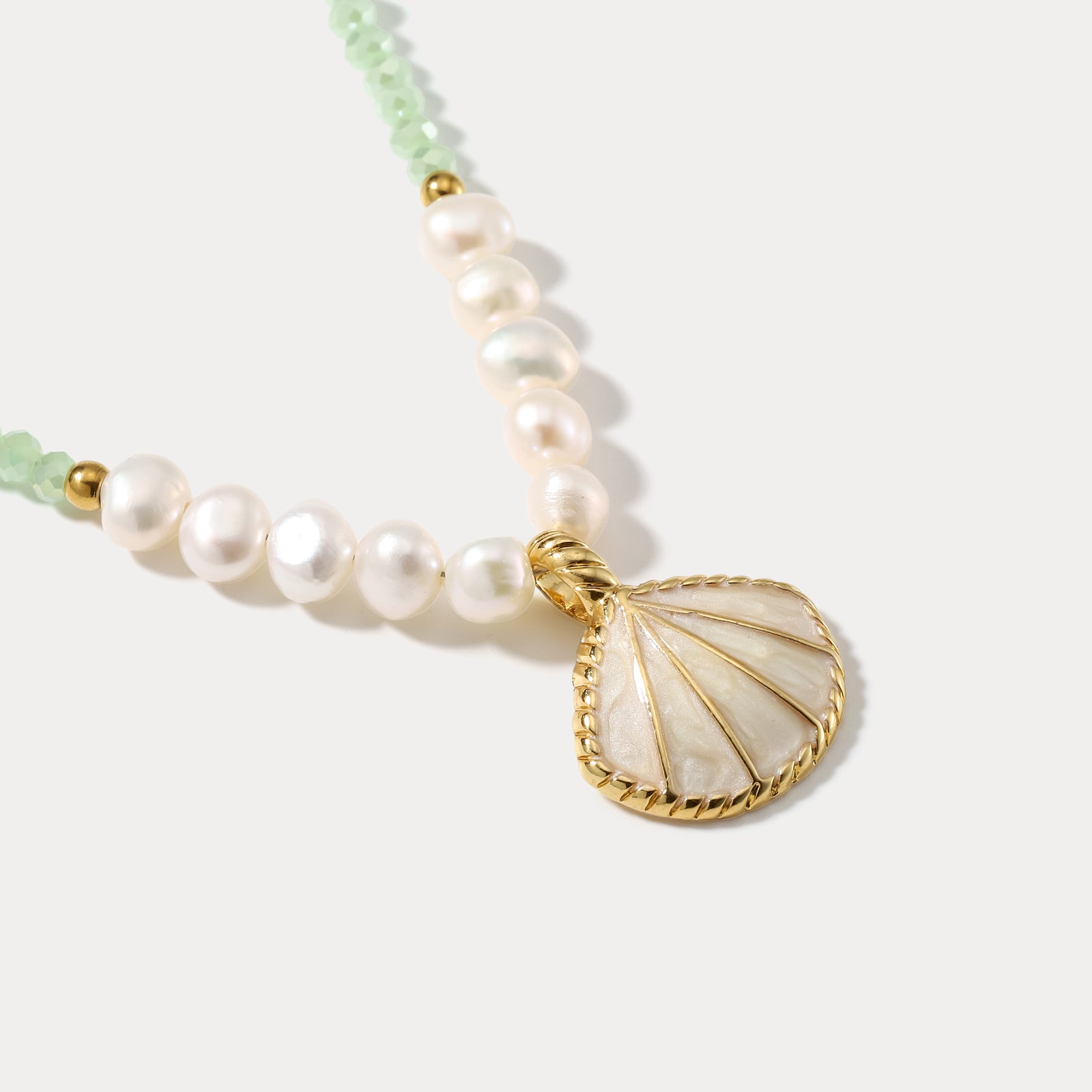 Shell Pearl Bead 18k Gold Necklace 
