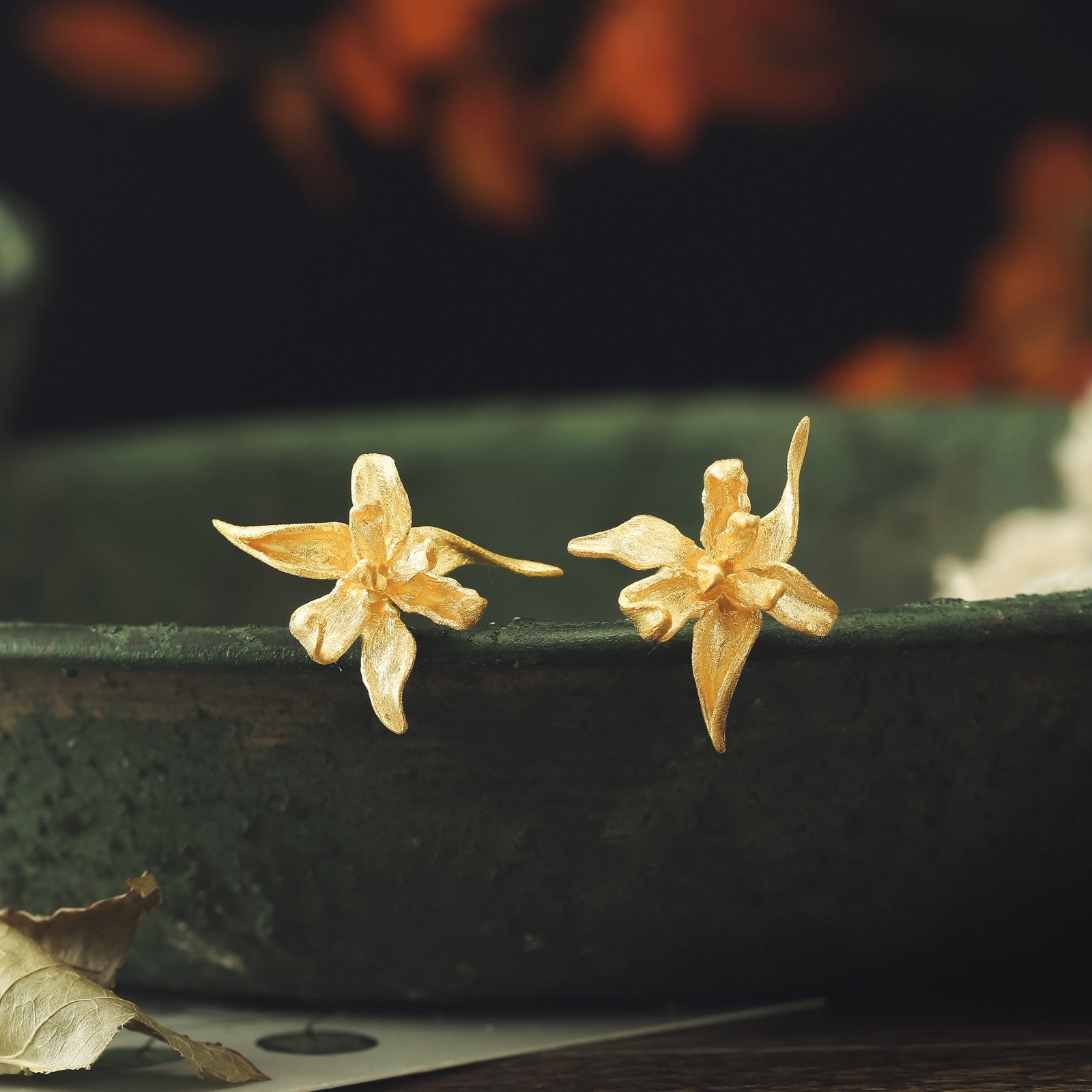 18k Gold Iris Flower Stud Earrings