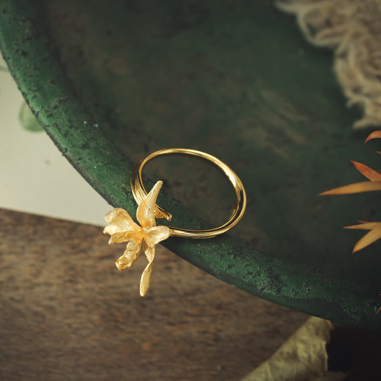 Iris Flower Chic Ring 