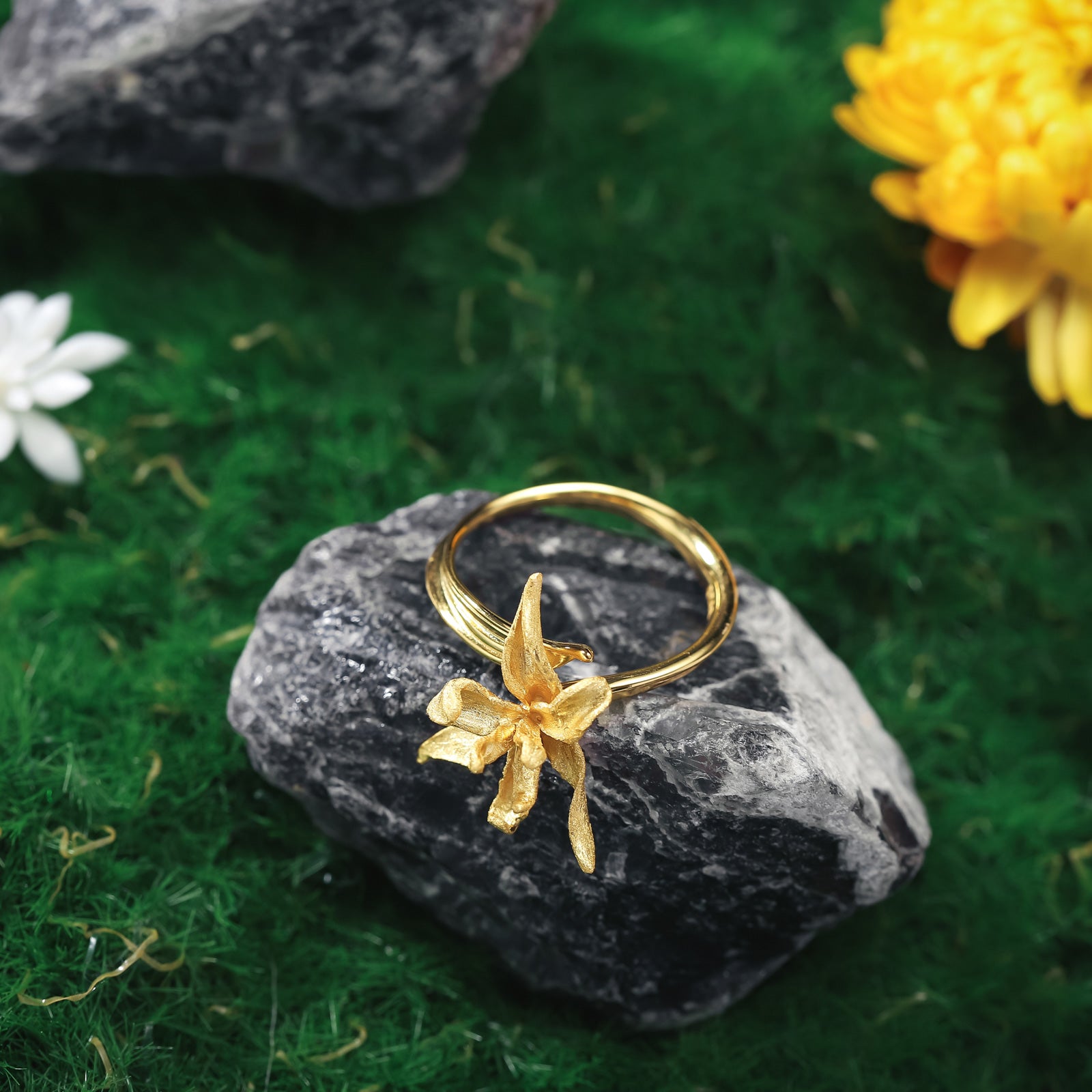 Selenichast Iris Flower Ring