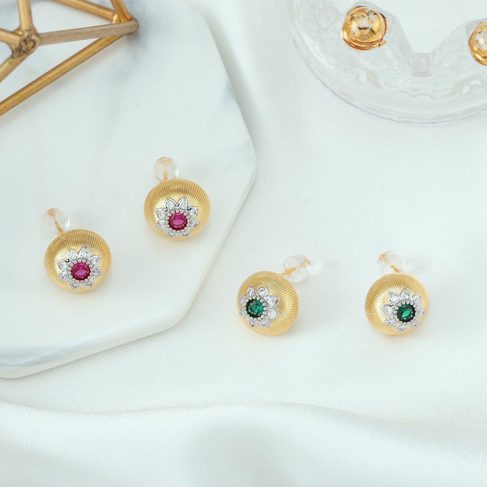 Emerald Flower Gold Earrings Set