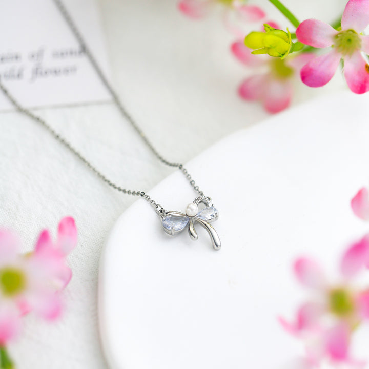 Bow Necklace
