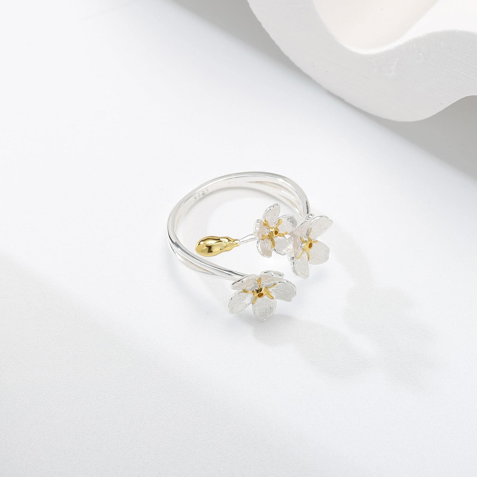 925 Sterling Silver Flowers Adjustable Ring For Women & Girls - Gift Accessory, New With Tags