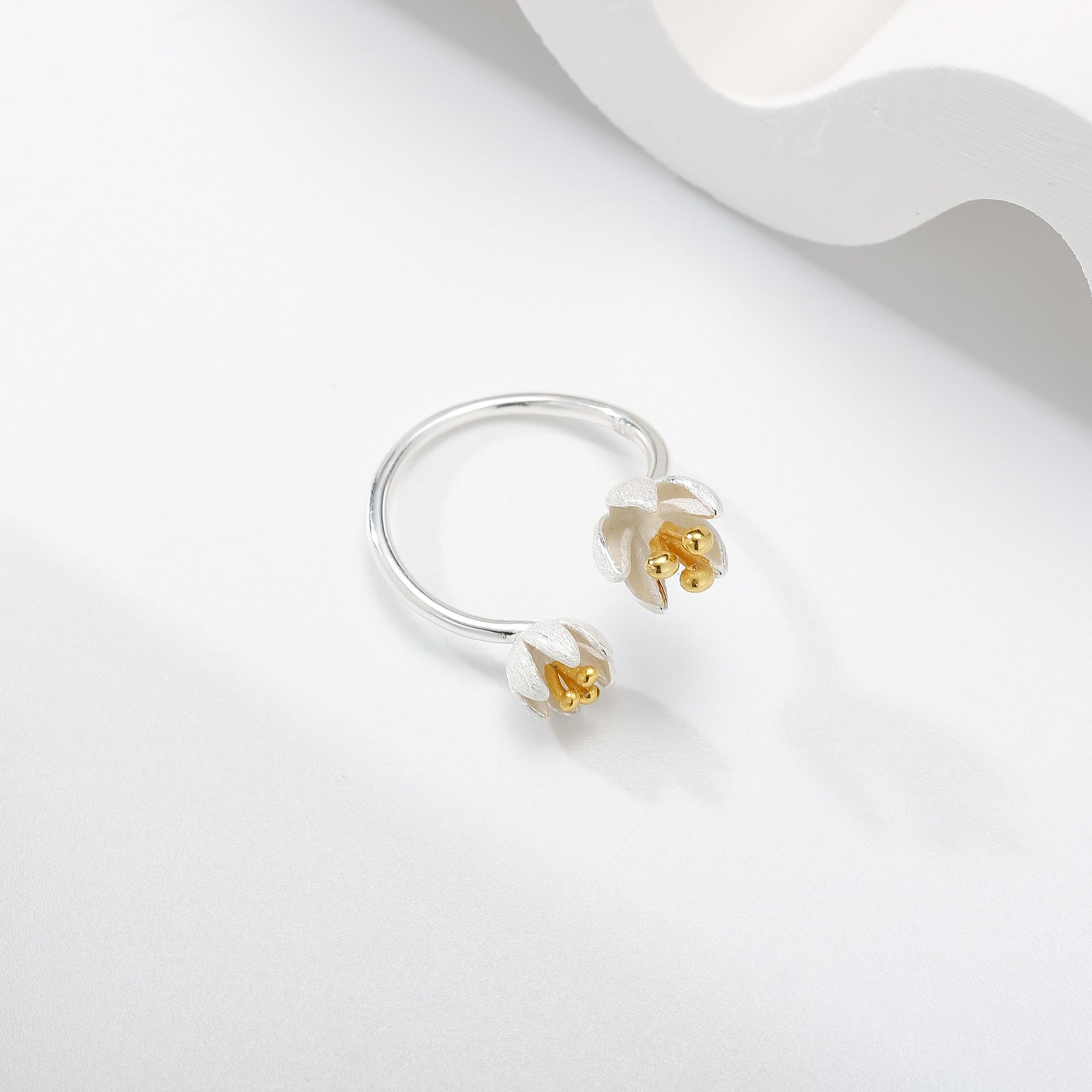 Magnolia Figo 18k Gold Adjustable Ring