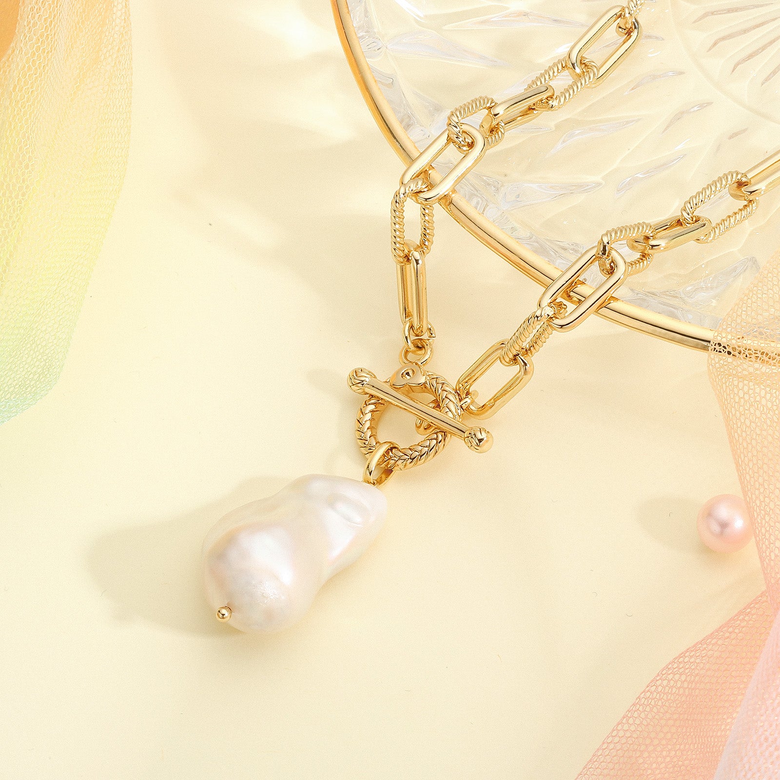 Pearl Gold Pendant Hollow Chain Necklace