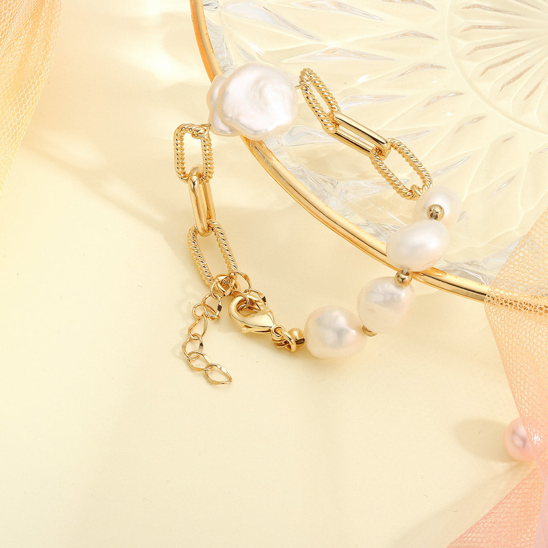 Pearl Gold Hollow Bracelet
