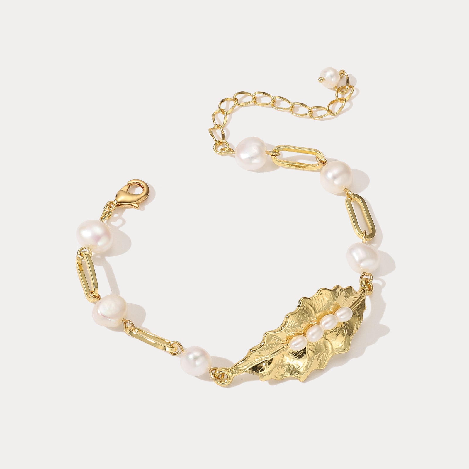 Holly Leaf Pearl Gold Bracelet