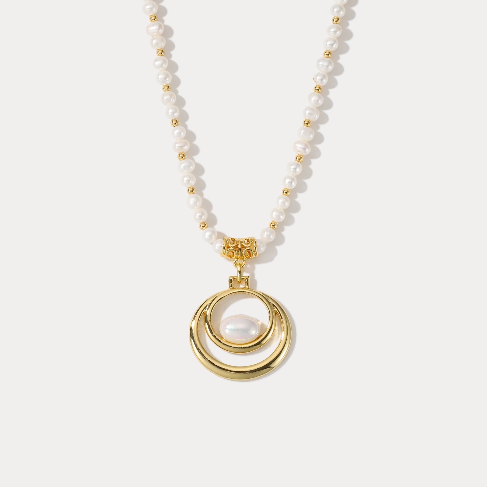 Selenichast Oval Pearl Necklace
