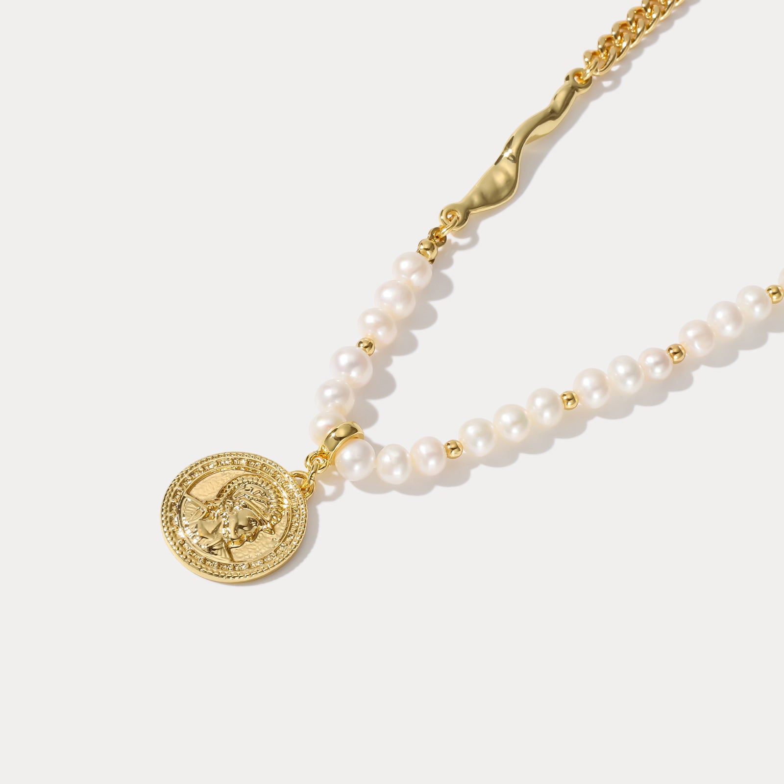 Portrait Pearl Brass Chain Necklace