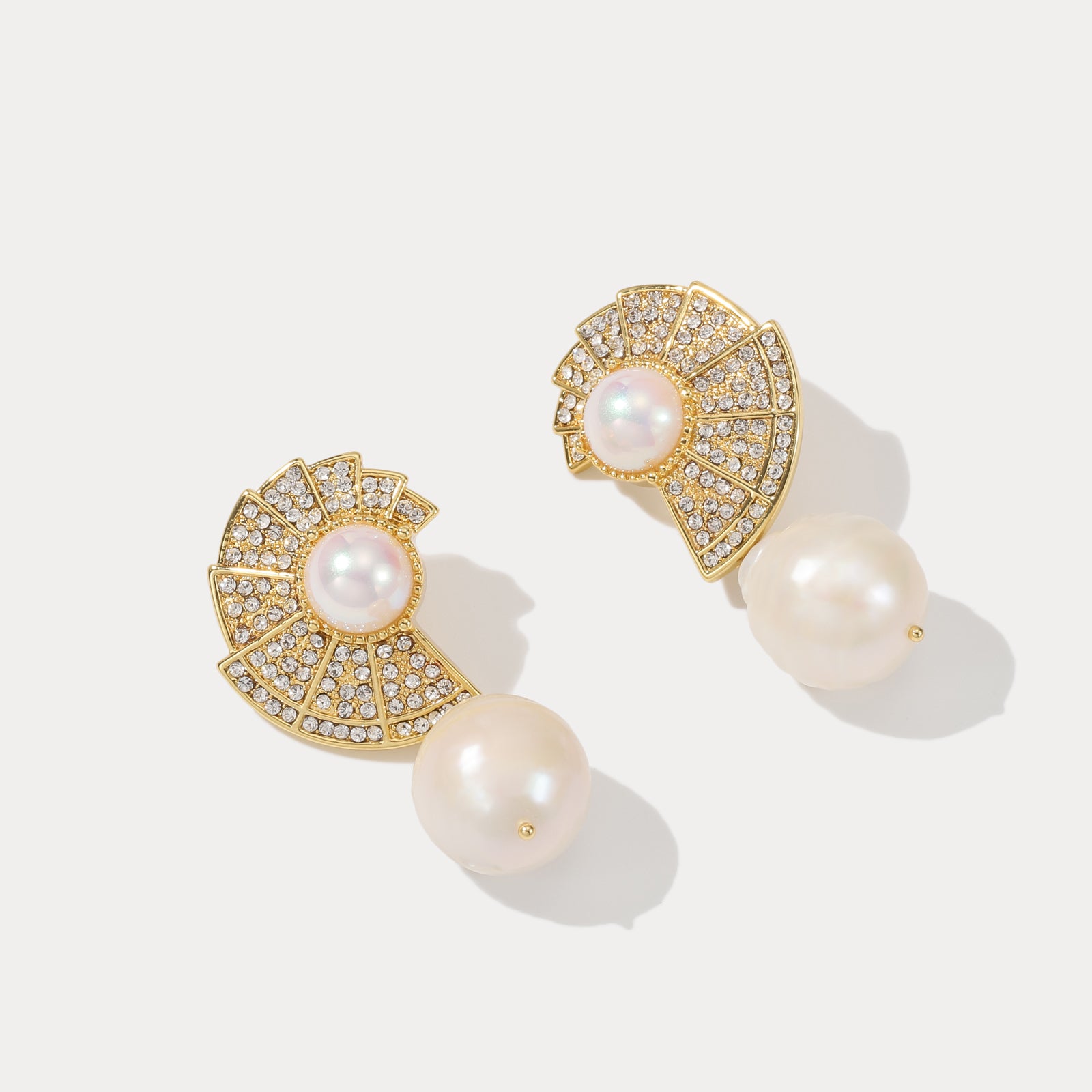Vintage Shell Pearl Earrings
