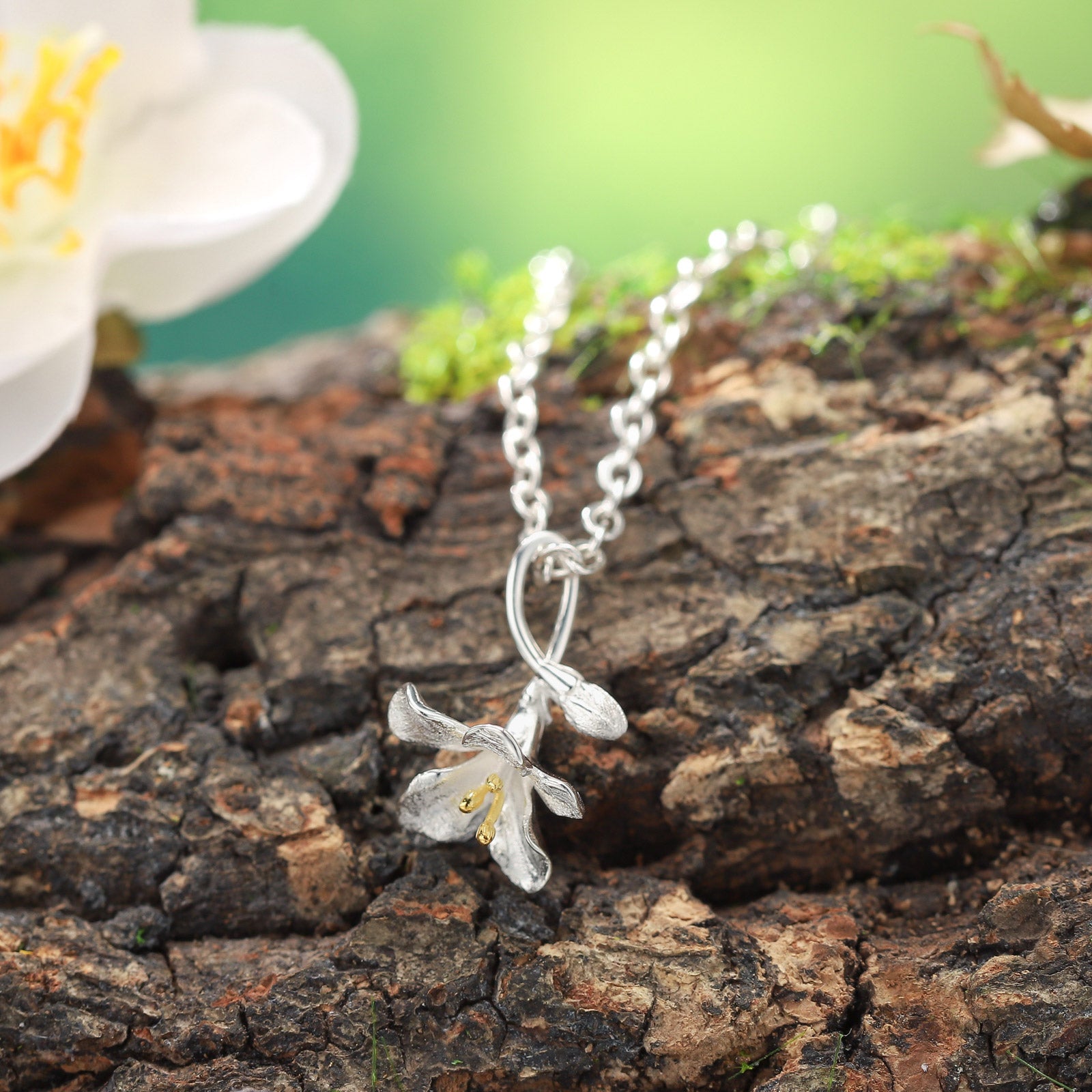 Freesia Silver Pendant Necklace