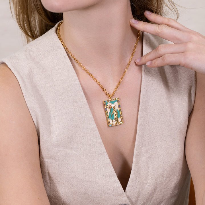 El collar de la carta del tarot ermitaño