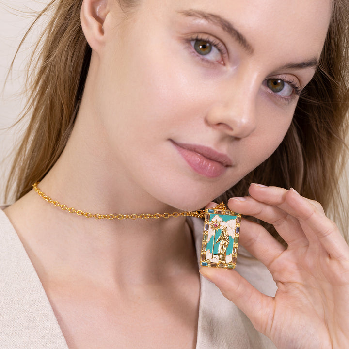 El collar de la carta del tarot ermitaño