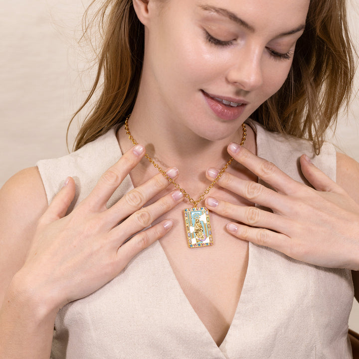 Die Tarot -Halskette Hohepriesterin