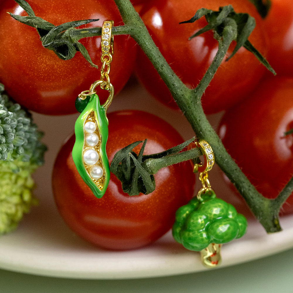 Pea Pod Charm Selenichast