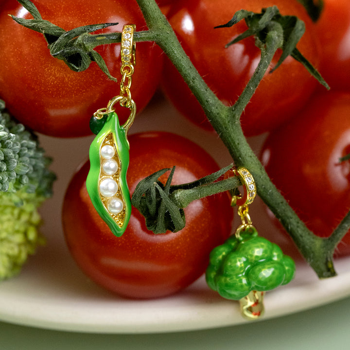 Pea Pod Charm Selenichast