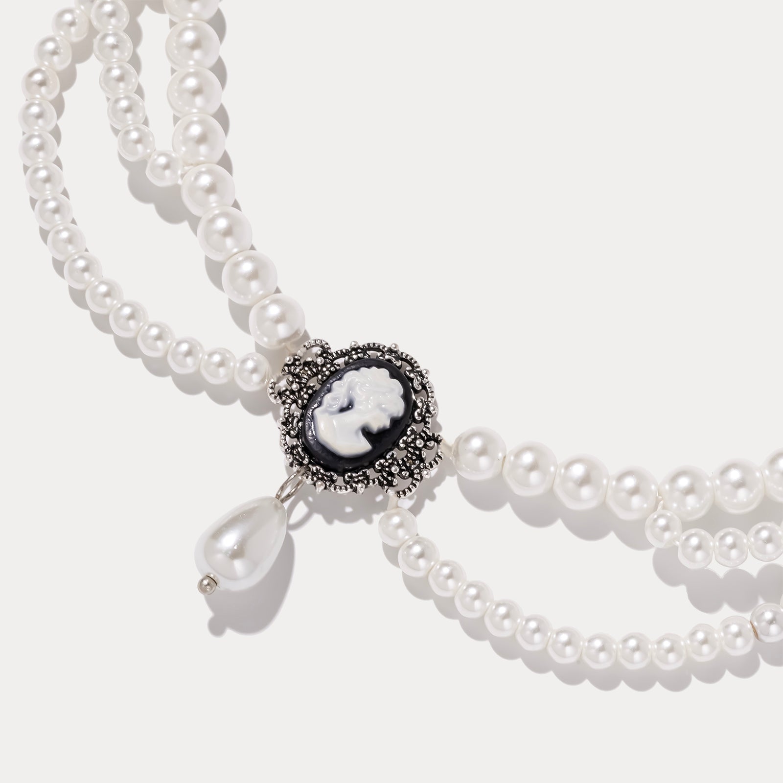 Selenichast Victoria Pearl Choker Pearl Jewelry