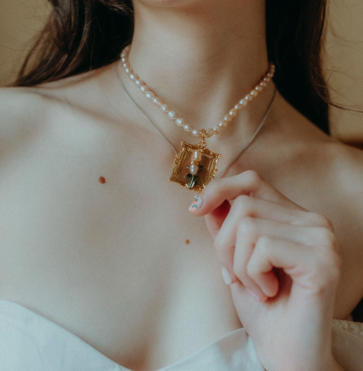 Collar de pintura al óleo de tulipán antiguos